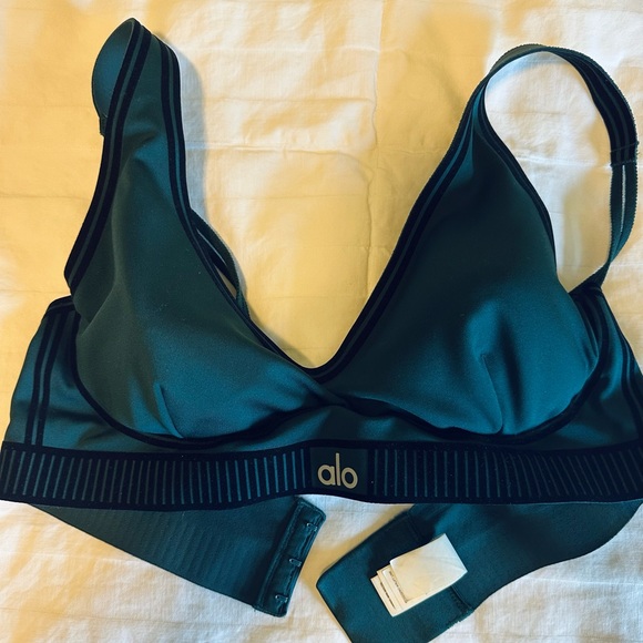 ALO Airlift Line Up bra - Picture 3 of 3